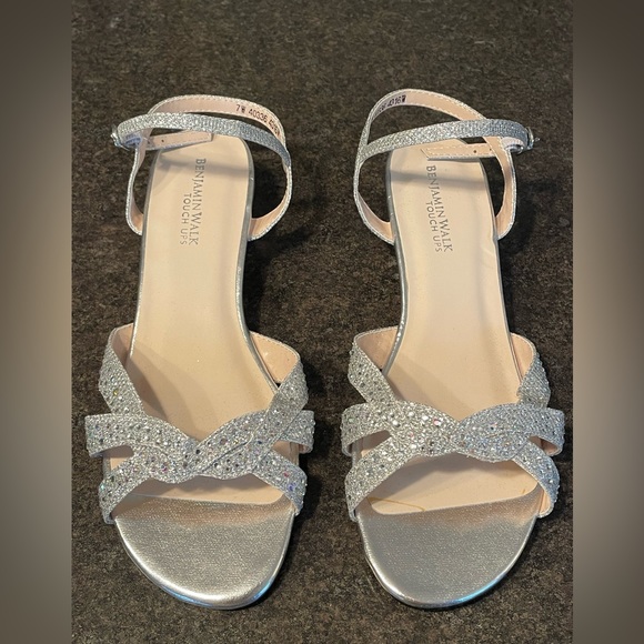 LIKE NEW! Size 7 Touch Ups by Benjamin Walk Lena Wedge Silver Sandals. - Picture 2 of 7